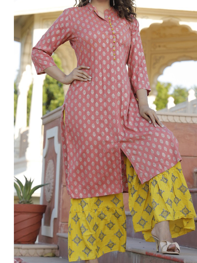 Available In Differenr Color Ladies Designer Kantha Stitch Kurti at Best  Price in Kolkata | Ragini Creation