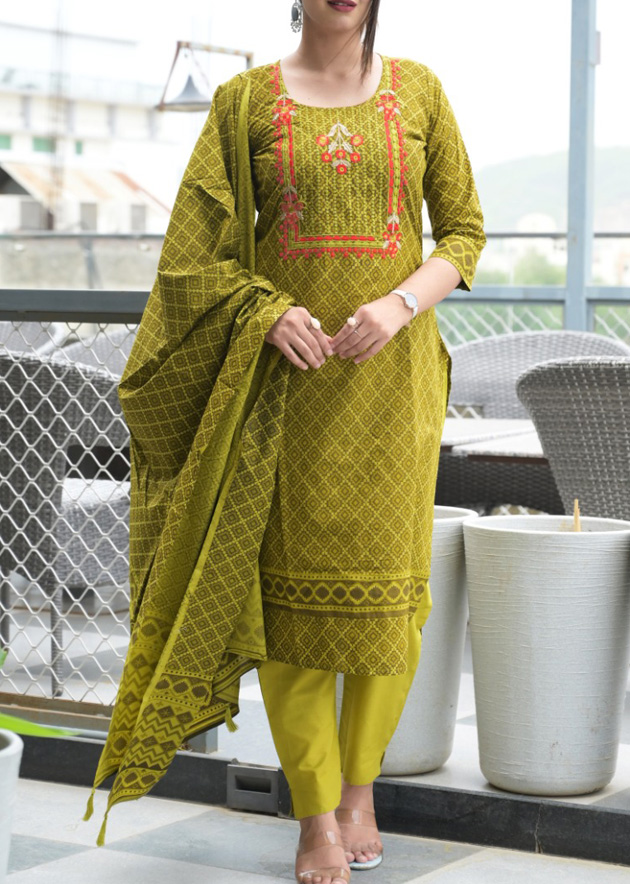 Buy Peeli Dori Gold Silk Chanderi Straight Kurta And Pant Set Online  Aza  Fashions